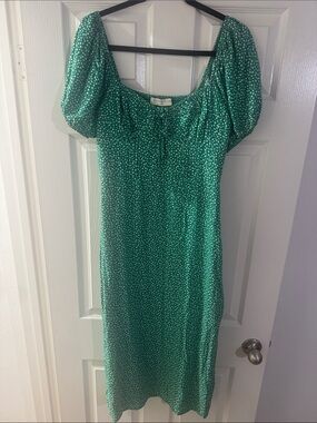Green Puff-Sleeve Midi Dress